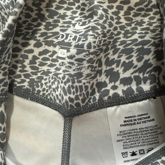 Nike - Picture 3 of 4